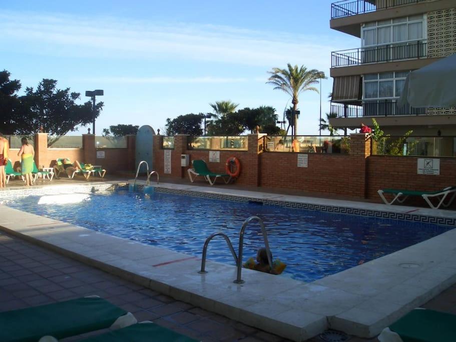 Seafront Apartment With Open-Air Heated Pool ฟูเอนฮิโรลา ภายนอก รูปภาพ